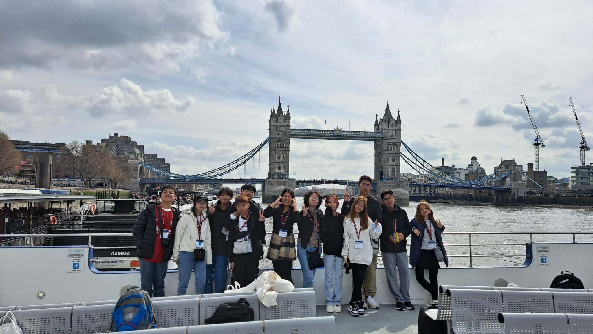ล่องเรือชมวิวริมแม่น้ำเทมส์ Thames River Cruise